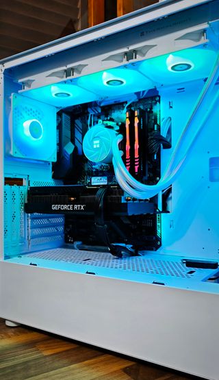 PC Ryzen 7 4.6Ghz, RTX 3070, 16/32GB RAM, GARANTÍA