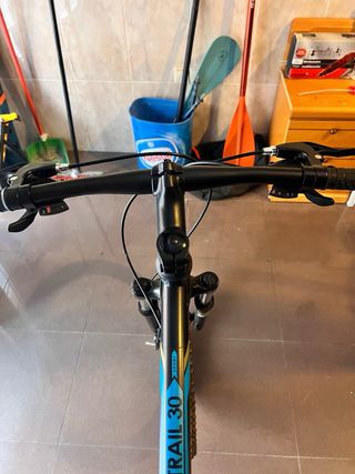 Bicicleta 29” aluminio.