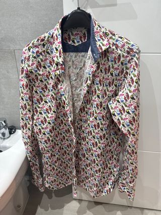 Camisa estampada de pájaros