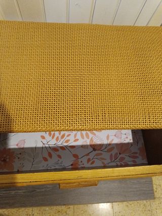 Armario/ mesita de mimbre con cajón y puertas