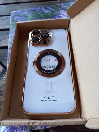 Funda Colnel iPhone 14 Pro Max Dorada