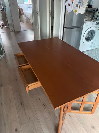 Mesa de madera abatible