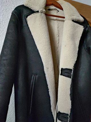 Parka Negra con Forro de Borrego