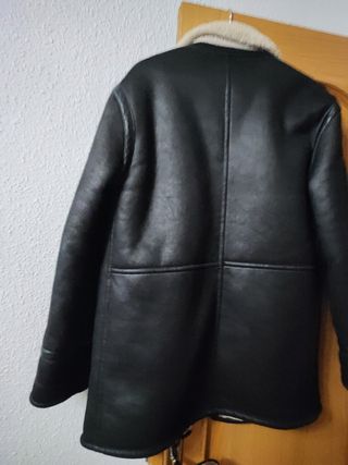 Parka Negra con Forro de Borrego