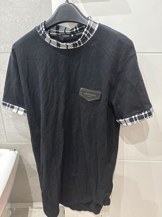 Camiseta Gianni Kavanagh Negra con Cuello a Cuadro
