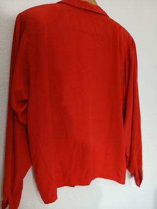 Camisa Roja Elegante