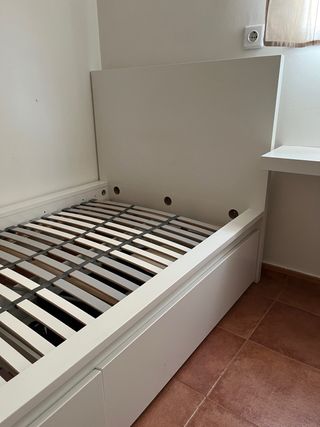 Estructura de cama blanca con 2 cajones