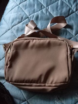 Bolso bandolera acolchado beige,mide 16, por 22cm
