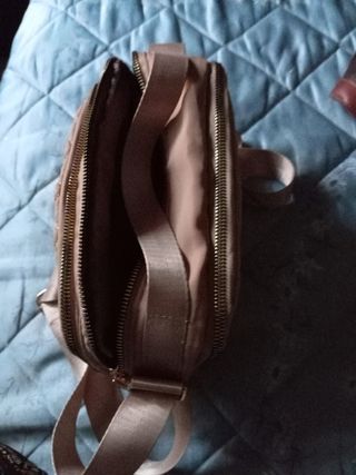 Bolso bandolera acolchado beige,mide 16, por 22cm