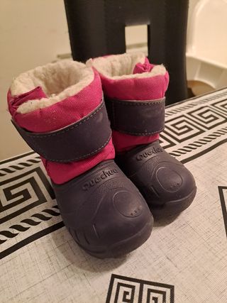 Botas de nieve Quechua niña azul y rosa.