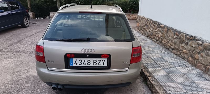 Audi A6 2002 - foto 1