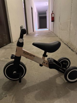 Triciclo infantil XJD