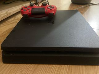 PS4 Slim 500GB Negra con Mando Rojo
