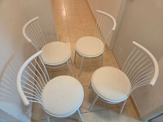 MESA DE COCINA + 4 SILLAS