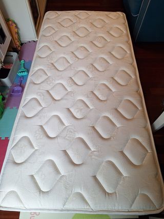 Colchón pikolin de muelles para cama 90.
