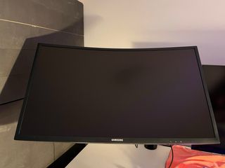 Monitor Samsung Curvo 27 Full HD 144 Hz 
