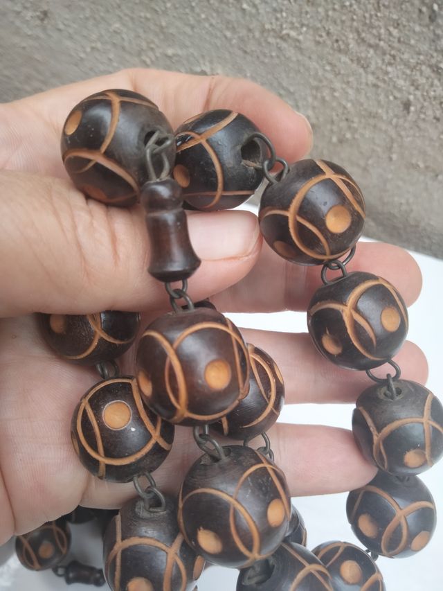 Rosario de madera de Lourdes