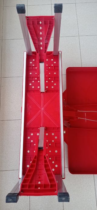 Mesa de camping plegable roja