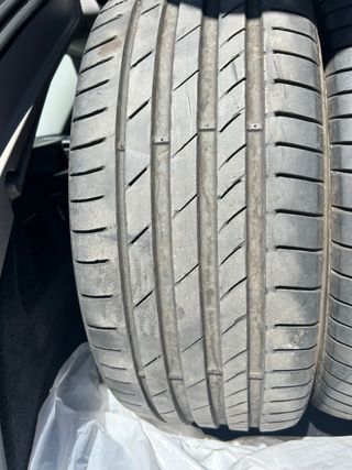 Neumáticos Coche 245/40/19 98Y- 50% Vida Útil