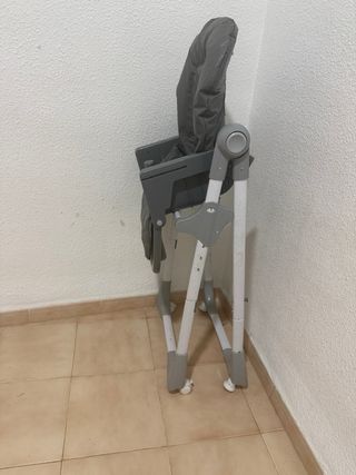 Trona de bebé gris