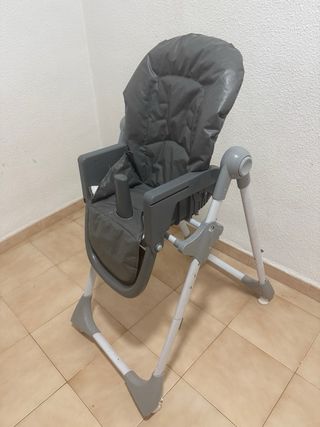 Trona de bebé gris
