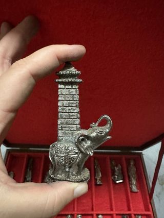 Ajedrez de Plomo Figuras Orientales. pieza unica