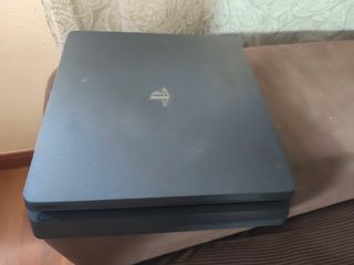 PS4 500GB + Mando + 2 Juegos modelo Slim como nue