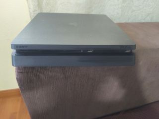 PS4 500GB + Mando + 2 Juegos modelo Slim como nue