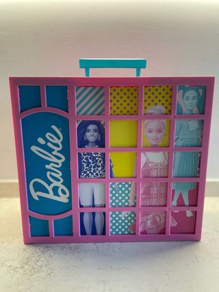Barbie Fashionista Armario de Ensueño + Muñeca