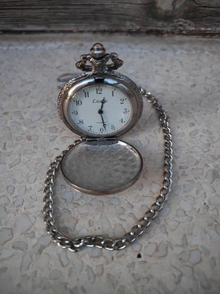 Reloj de bolsillo con cadena