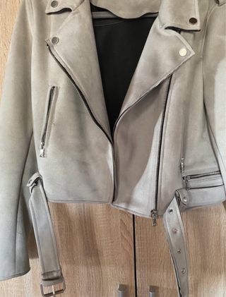 Chaqueta motera gris Cache Cache