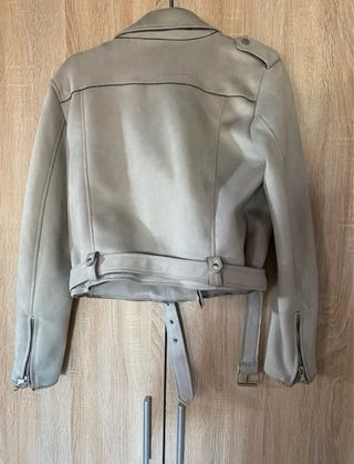 Chaqueta motera gris Cache Cache