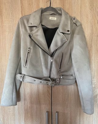 Chaqueta motera gris Cache Cache