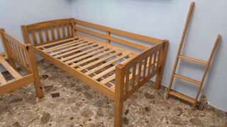 Litera de madera, en perfecto estado.