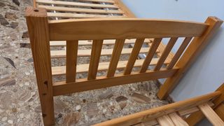 Litera de madera, en perfecto estado.