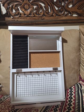 Joyero de madera para colgar