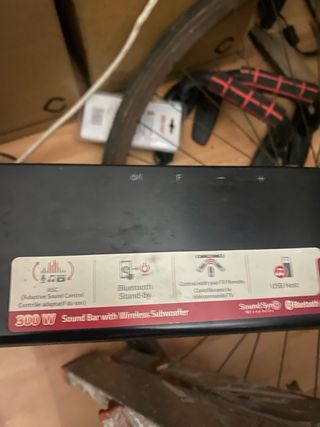 Barra de sonido LG con subwoofer 300 W