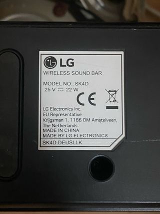 Barra de sonido LG con subwoofer 300 W