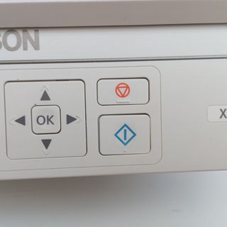 Impresora Epson XP-345 Blanca
Con tinta