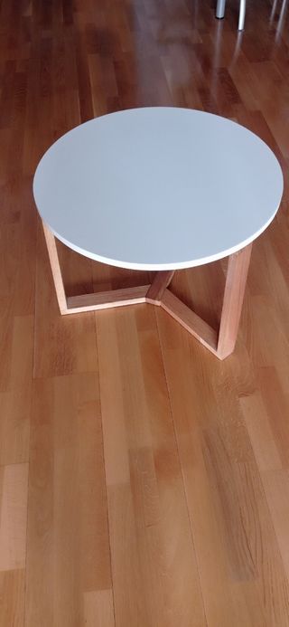 Mesa centro/auxiliar  Jysk blanca madera