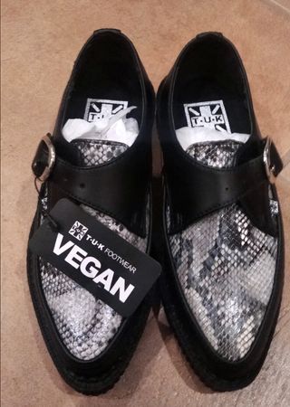TUK Creepers Hebilla Serpiente Talla 37