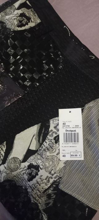 Falda Mafalda Talla L/40 Negra y Blanca