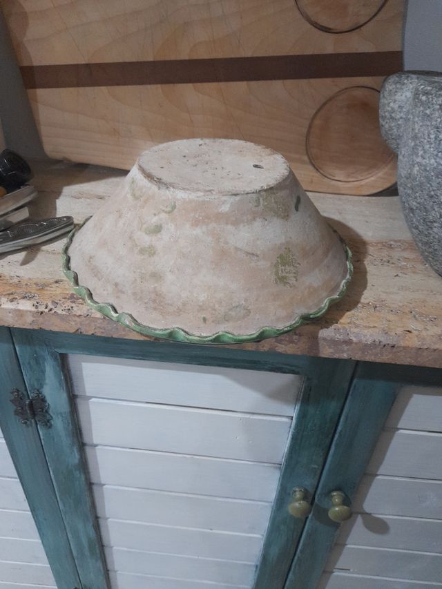 Ciotola in coccio smaltata verde