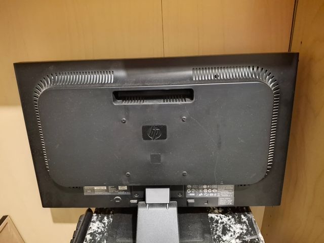 Lote 2 Pantallas HP y LG y 3 Teclados