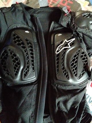 Chaqueta Bionic Alpinestars Talla L/XL y rodillera