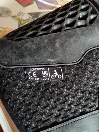 Chaqueta Bionic Alpinestars Talla L/XL y rodillera