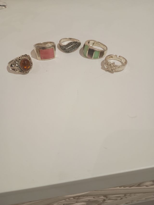 Sortijas de plata , a 12€ cada sortija..