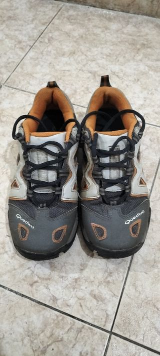 Botas de montaña Quechua mujer grises y naranjas