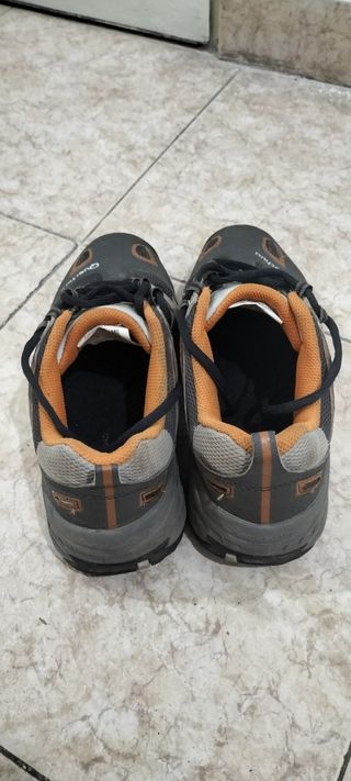 Botas de montaña Quechua mujer grises y naranjas