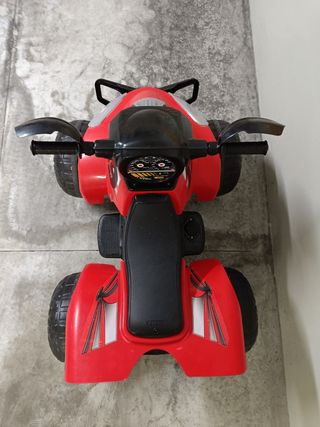 Carro elétrico infantil  Moto 4, marca FEBER